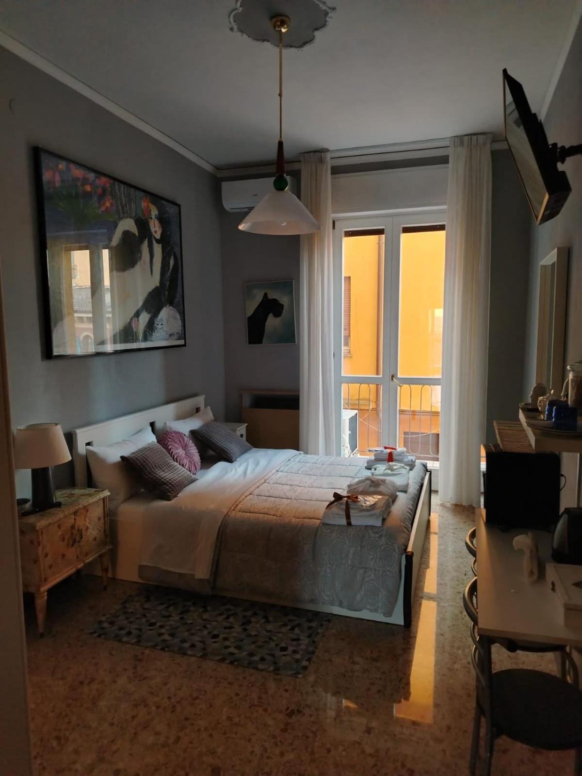 B&B Califano- 2 Leoni เวโรนา ภายนอก รูปภาพ