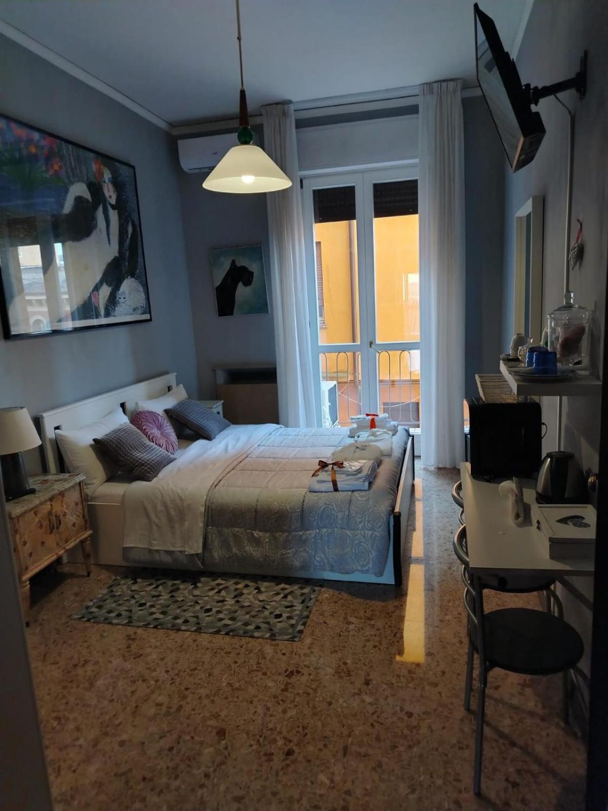 B&B Califano- 2 Leoni เวโรนา ภายนอก รูปภาพ