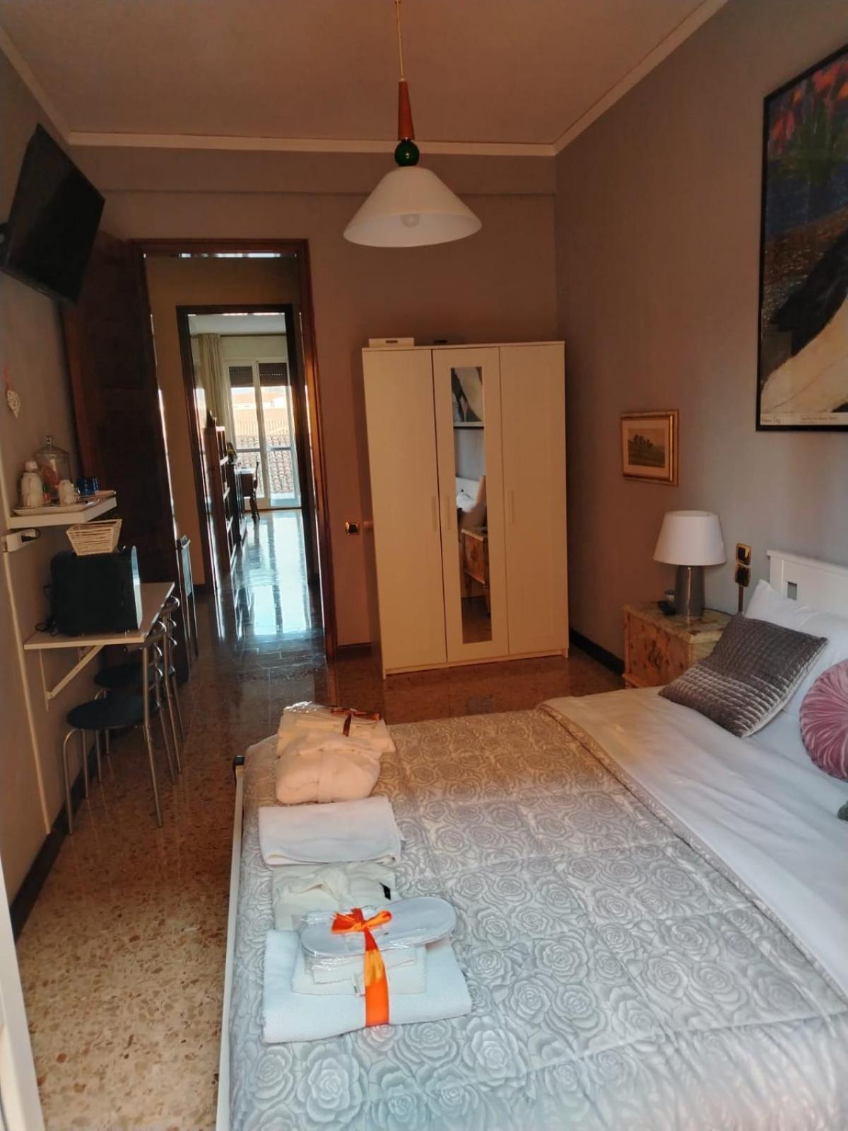 B&B Califano- 2 Leoni เวโรนา ภายนอก รูปภาพ