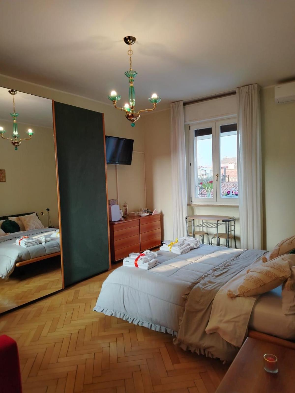 B&B Califano- 2 Leoni เวโรนา ภายนอก รูปภาพ