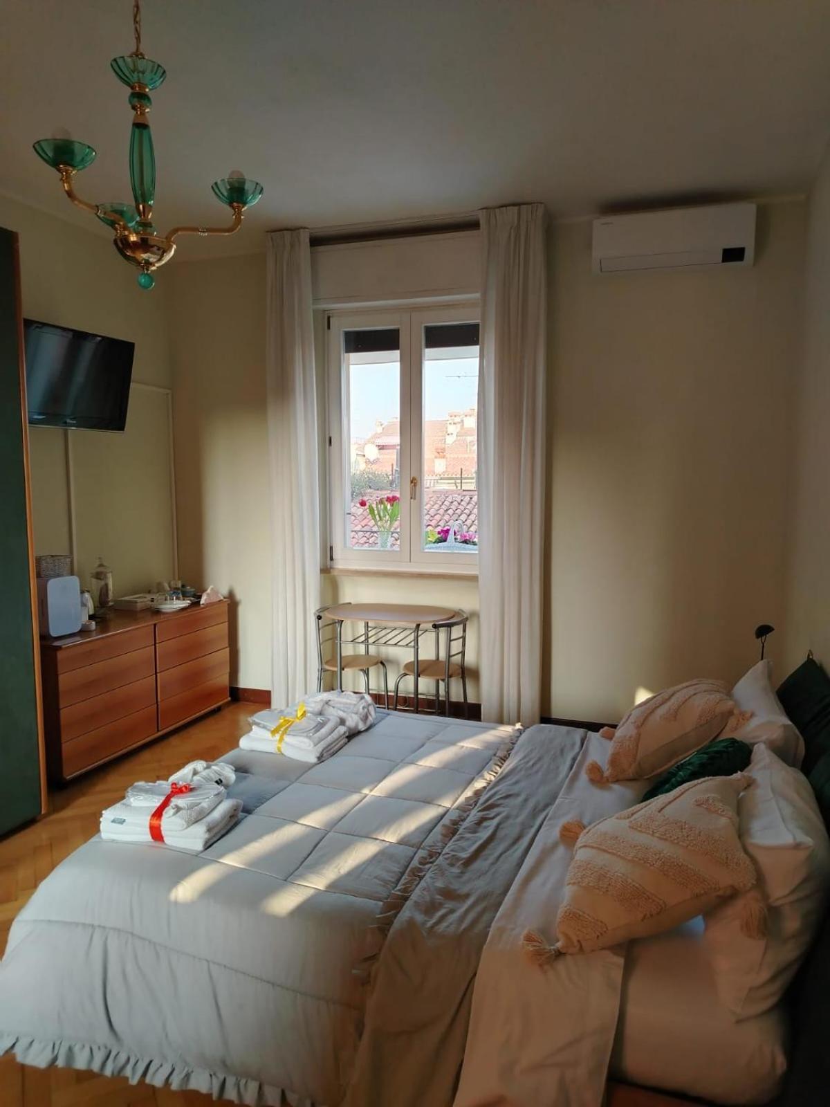 B&B Califano- 2 Leoni เวโรนา ภายนอก รูปภาพ