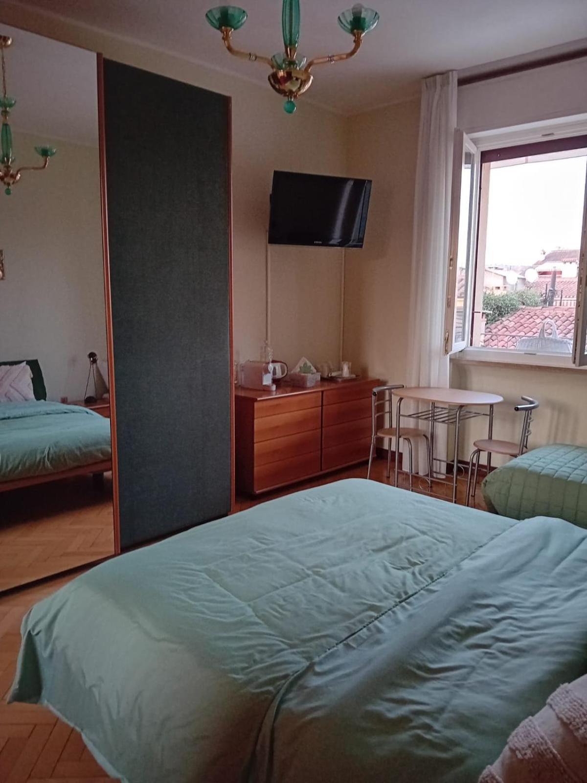 B&B Califano- 2 Leoni เวโรนา ภายนอก รูปภาพ