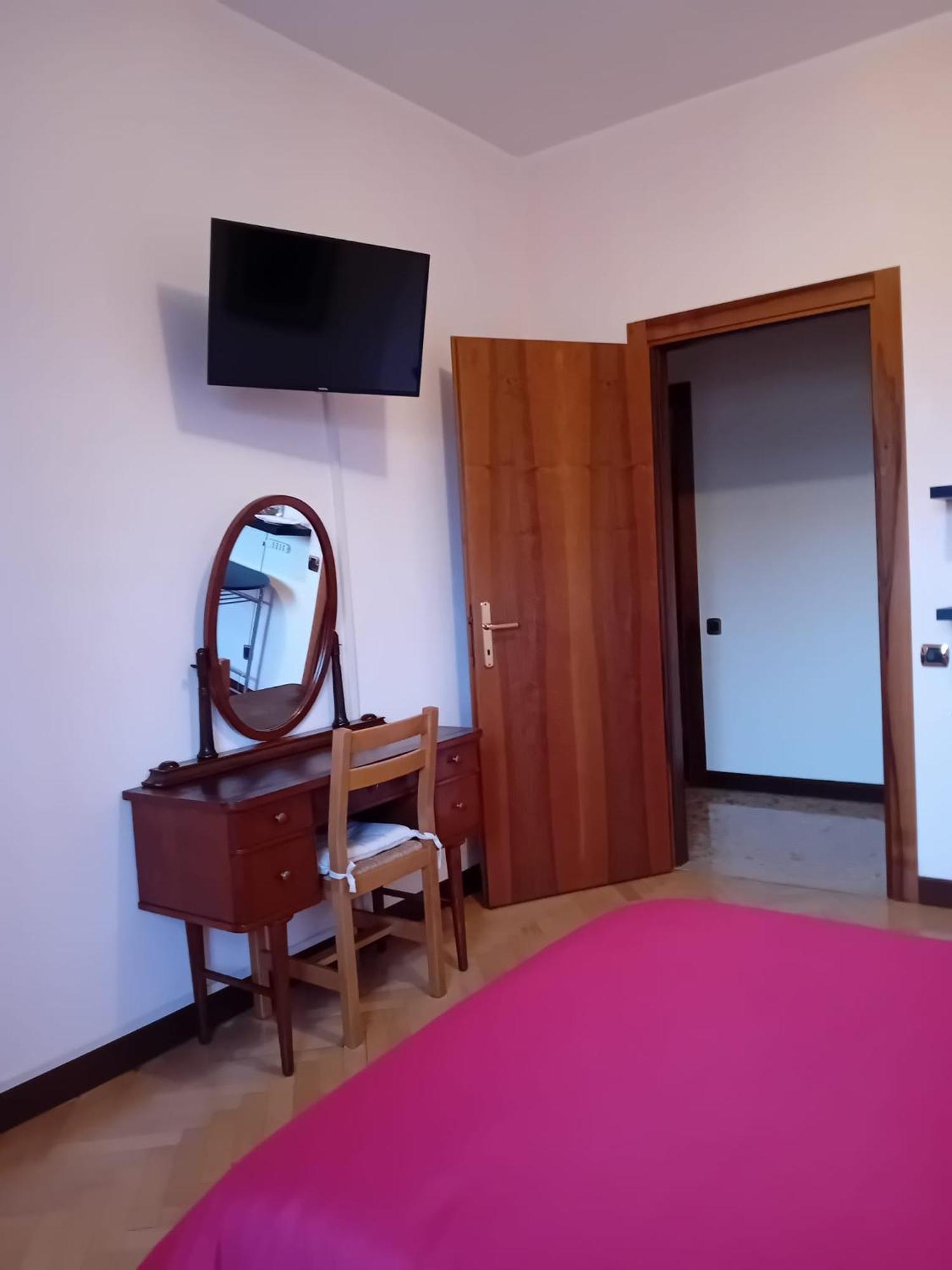 B&B Califano- 2 Leoni เวโรนา ภายนอก รูปภาพ