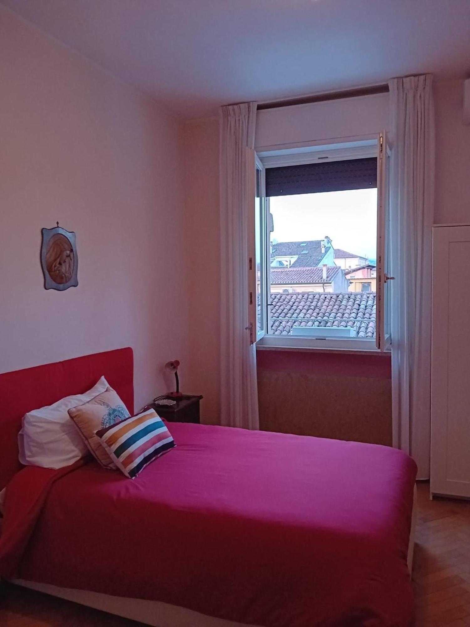 B&B Califano- 2 Leoni เวโรนา ภายนอก รูปภาพ